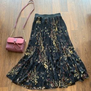 Aritzia Wilfred Twirl skirt